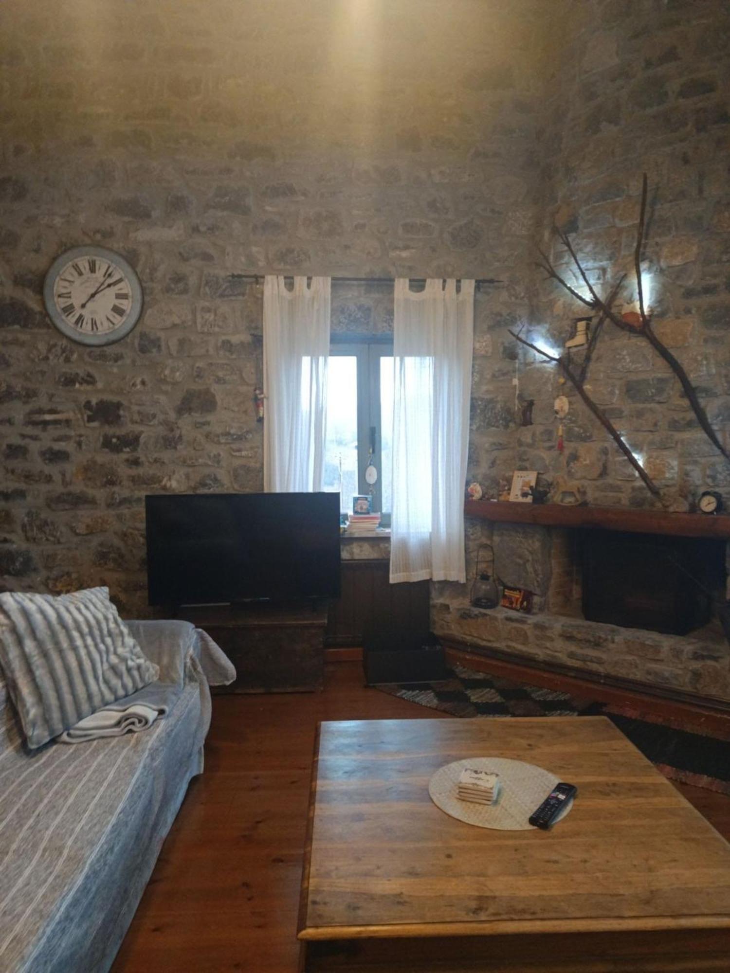 Vitina Number 5 Apartment Luaran gambar
